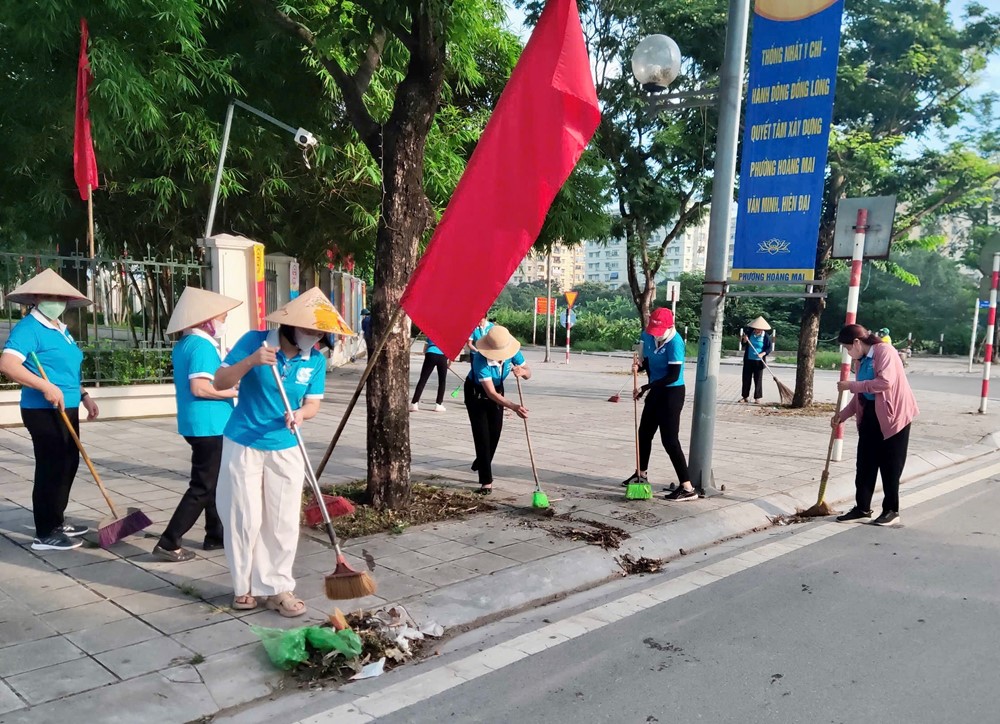 Phường Hoàng Mai ra quân vệ sinh môi trường cuối tuần - ảnh 5