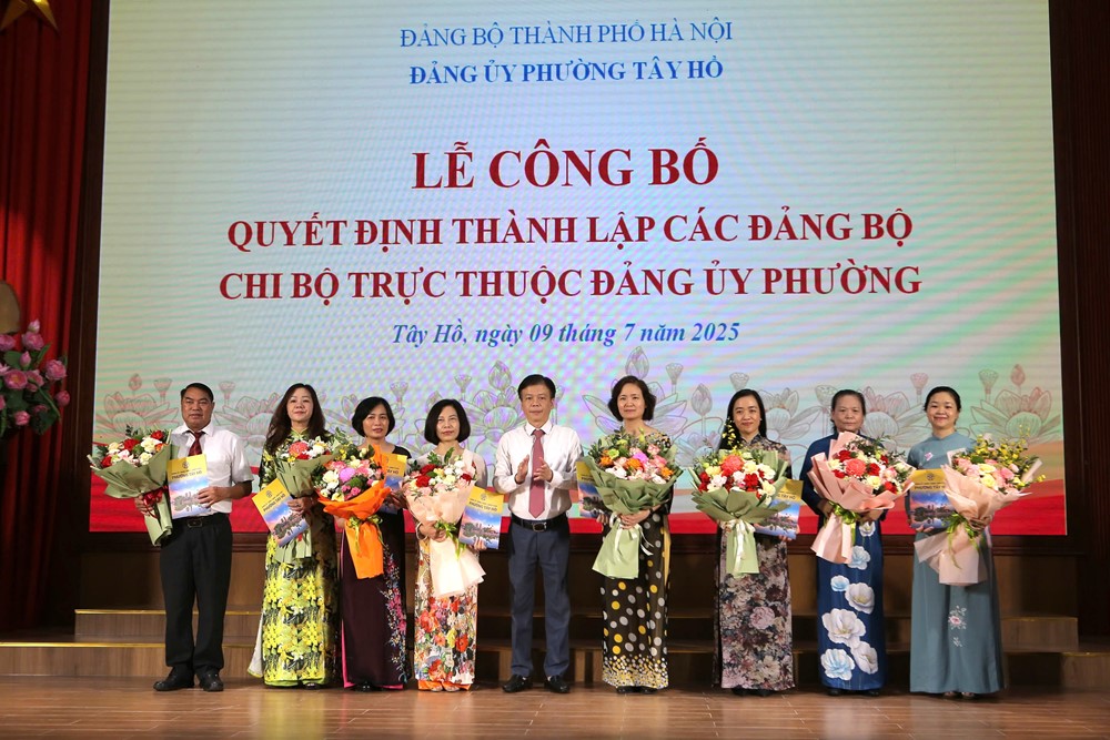 Phường Tây Hồ công bố quyết định thành lập các Đảng bộ, Chi bộ trực thuộc Đảng ủy phường - ảnh 5