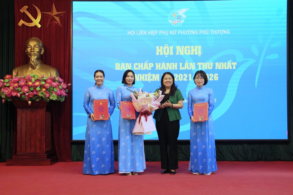 Hội LHPN Phường Phú Thượng khởi động nhiệm kỳ mới với hội nghị BCH lần thứ nhất - ảnh 3