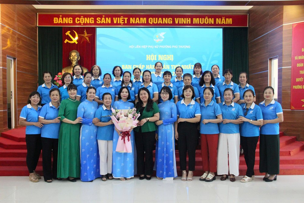 Hội LHPN Phường Phú Thượng khởi động nhiệm kỳ mới với hội nghị BCH lần thứ nhất - ảnh 5