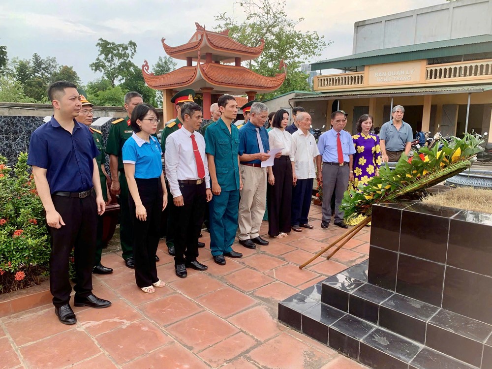 Phụ nữ Phú Thượng tri ân người có công, lan tỏa tinh thần “uống nước nhớ nguồn“ - ảnh 2
