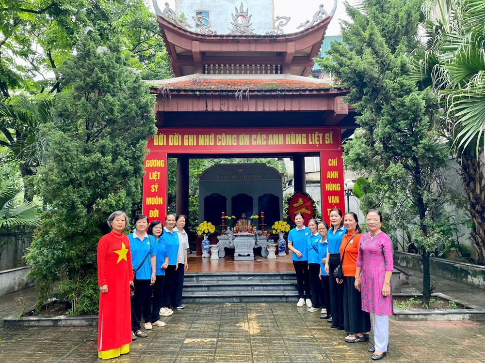 Thành kính dâng hương tưởng niệm nhân kỷ niệm 78 năm ngày Thương binh - Liệt sĩ - ảnh 15