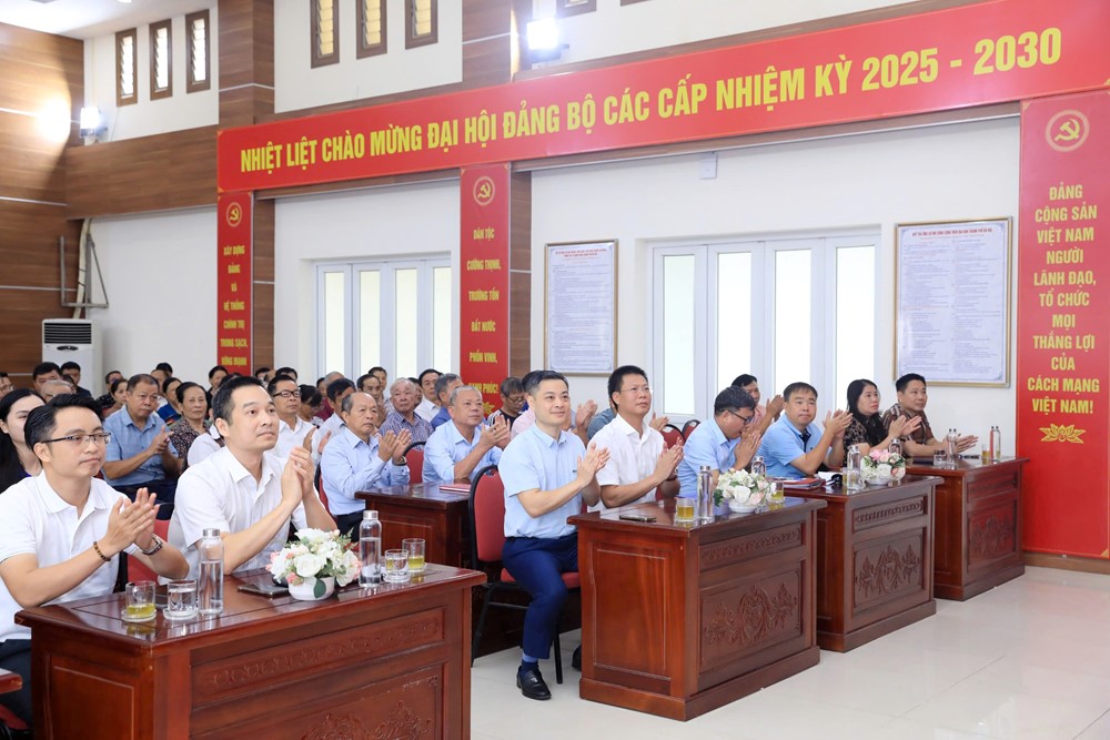 Phường Phú Thượng ra quân 45 ngày đêm, đưa công nghệ số đến tận người dân - ảnh 1