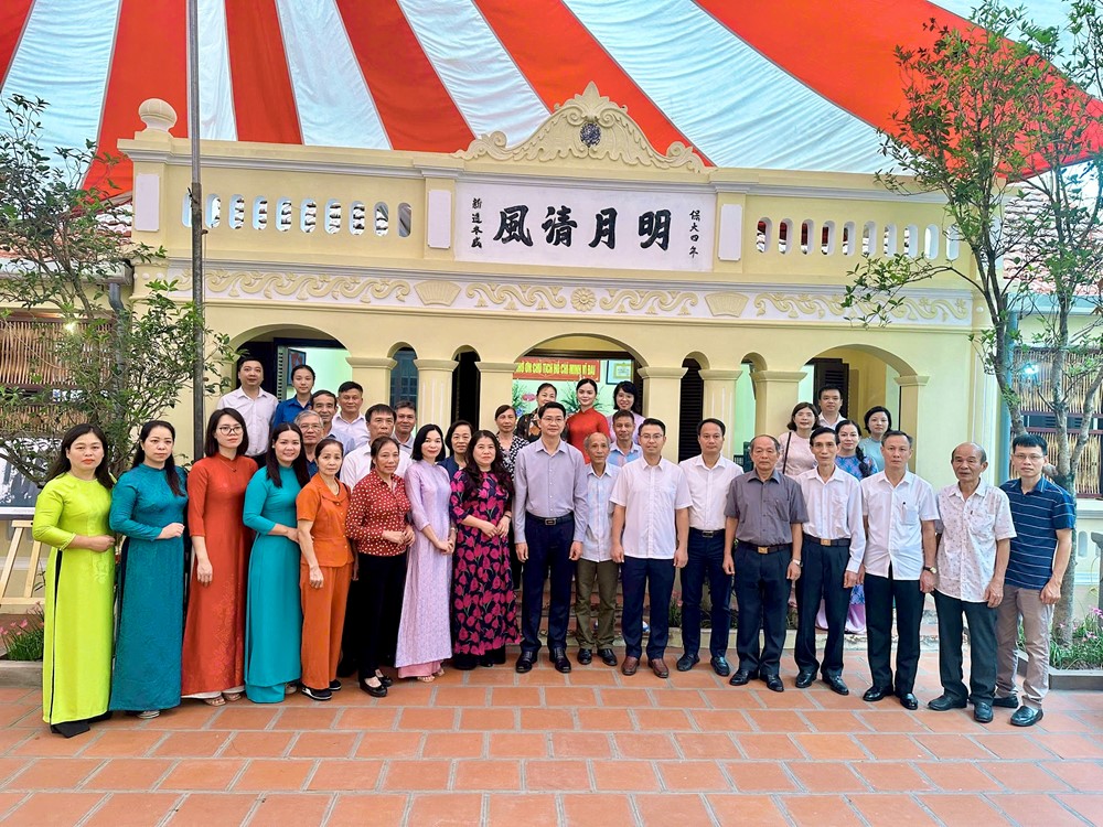 MTTQ Việt Nam phường Phú Thượng dâng hương tại nơi Bác Hồ ở và làm việc - ảnh 2