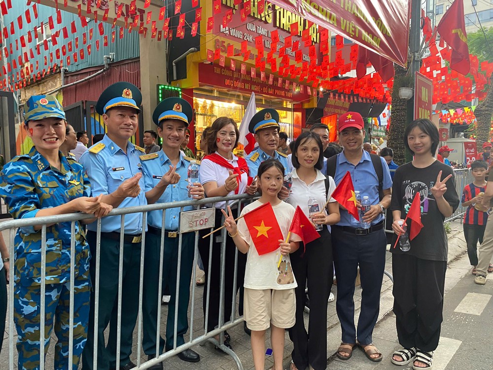 Sư đoàn Phòng không 361: Tiếp sức người dân, lan tỏa tinh thần “Quân - Dân đồng lòng” - ảnh 2