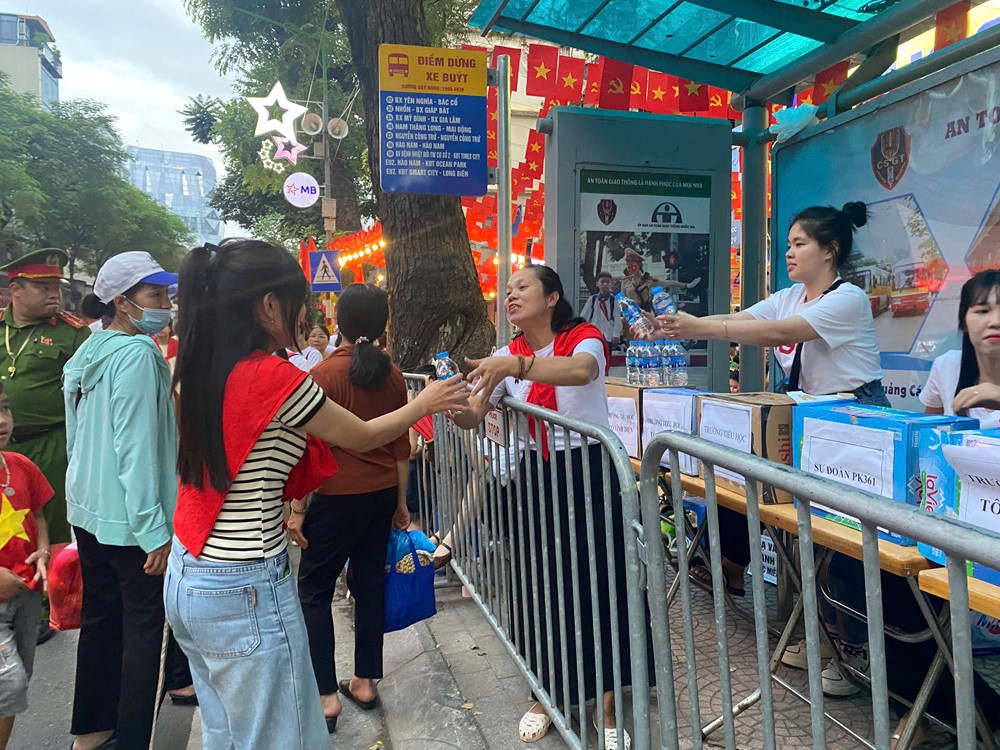 Sư đoàn Phòng không 361: Tiếp sức người dân, lan tỏa tinh thần “Quân - Dân đồng lòng” - ảnh 6