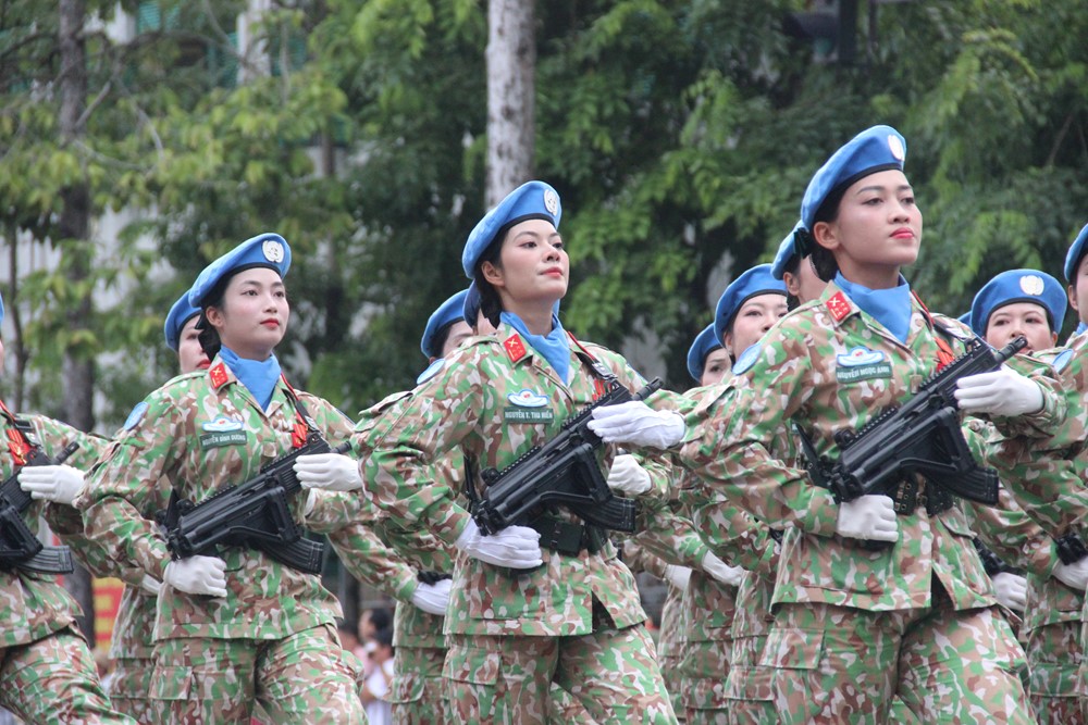 Ấn tượng gương mặt rạng rỡ, thần thái của các “bóng hồng” tại Lễ Tổng duyệt diễu binh - ảnh 7