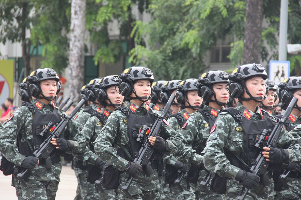 Ấn tượng gương mặt rạng rỡ, thần thái của các “bóng hồng” tại Lễ Tổng duyệt diễu binh - ảnh 14