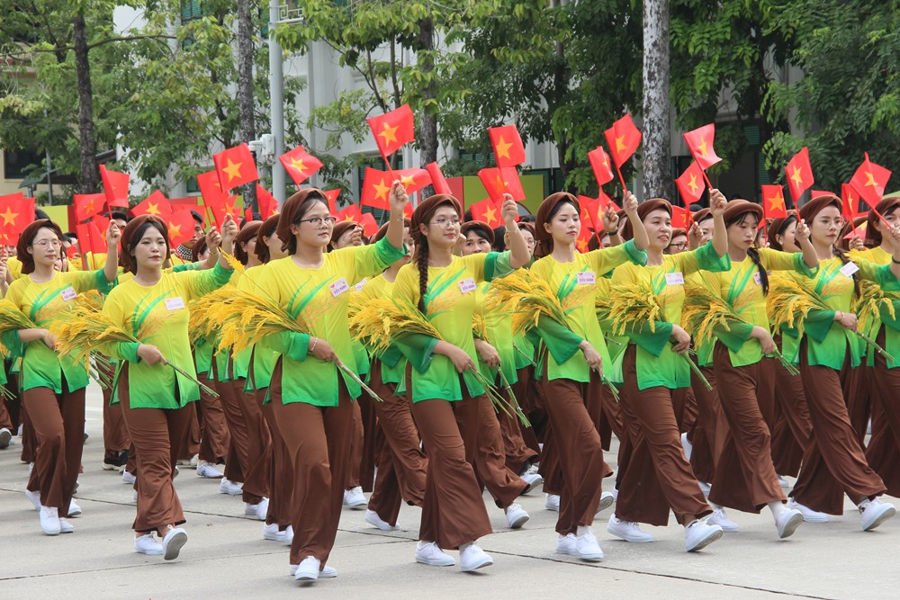 Ấn tượng gương mặt rạng rỡ, thần thái của các “bóng hồng” tại Lễ Tổng duyệt diễu binh - ảnh 20