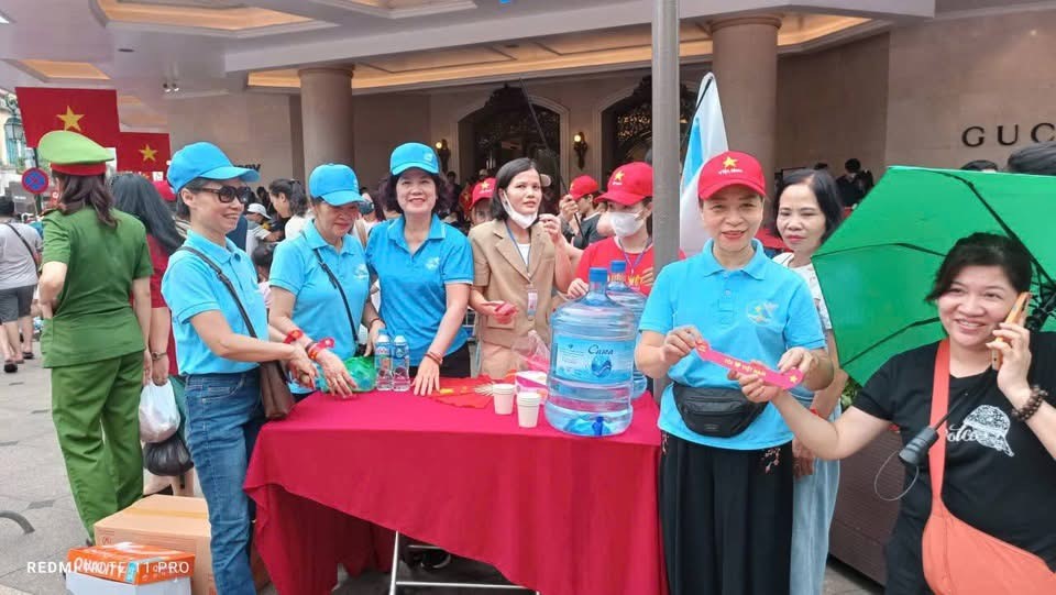Phụ nữ Thủ đô tích cực tham gia hoạt động tình nguyện phục vụ Đại lễ A80 - ảnh 2