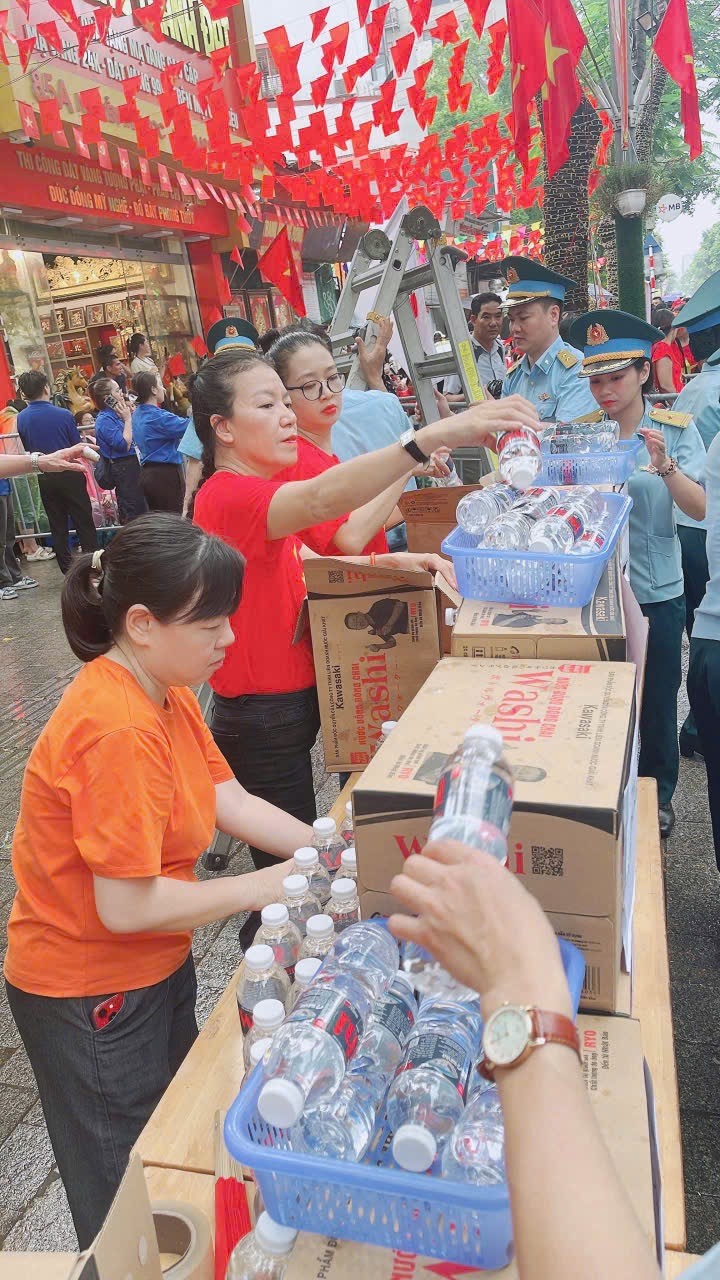 Phụ nữ Thủ đô tích cực tham gia hoạt động tình nguyện phục vụ Đại lễ A80 - ảnh 7