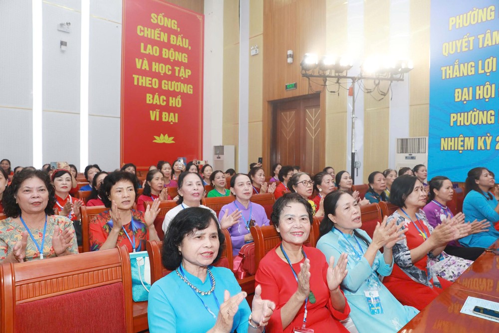 Phát huy truyền thống, phụ nữ Hoàng Mai đoàn kết, sáng tạo, xây dựng tổ chức Hội vững mạnh - ảnh 8