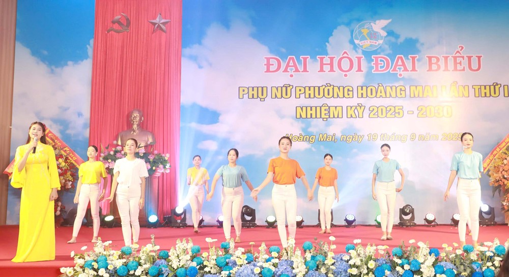 Phát huy truyền thống, phụ nữ Hoàng Mai đoàn kết, sáng tạo, xây dựng tổ chức Hội vững mạnh - ảnh 11