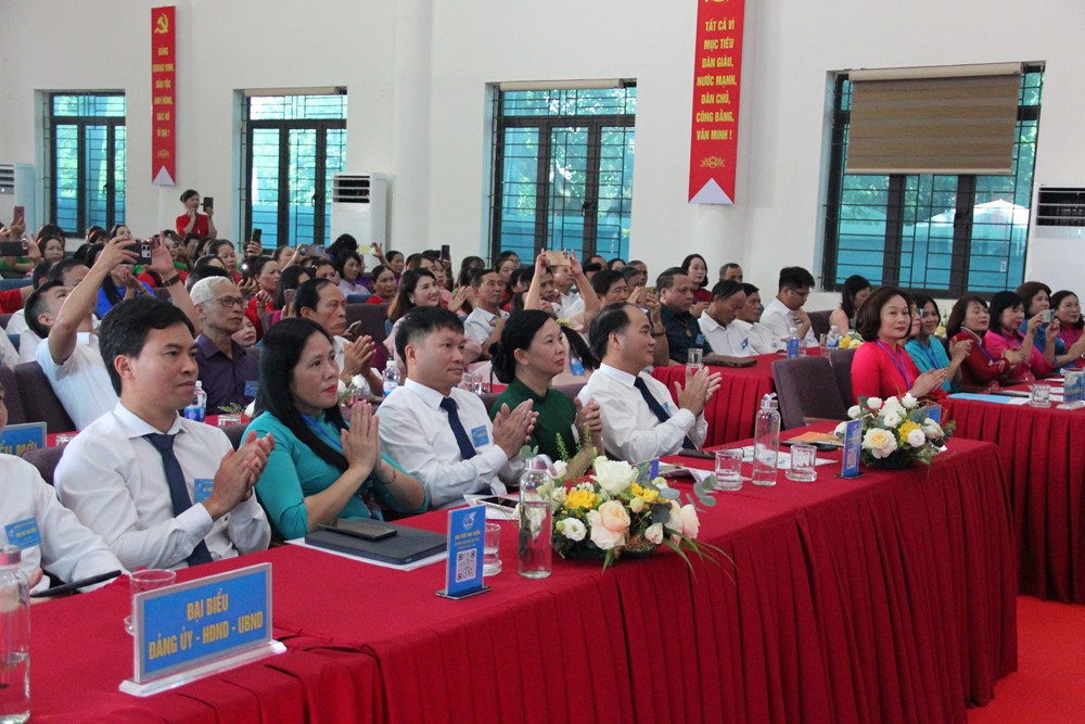 Hội LHPN xã Kim Anh thi đua hành động với khí thế mới - ảnh 1
