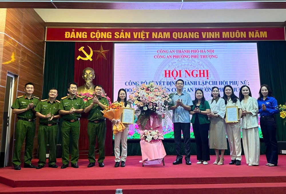 Ra mắt Chi hội Phụ nữ, Chi đoàn Thanh niên Công an phường Phú Thượng - ảnh 1