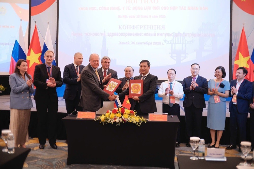 BV Hữu Nghị và Trung tâm Ung thư Napalkov (Nga) ký thỏa thuận hợp tác sâu rộng - ảnh 1