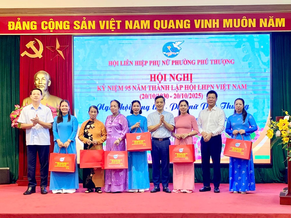 Phụ nữ Phú Thượng tự tin tiếp nối truyền thống 95 năm Phụ nữ Việt Nam - ảnh 4