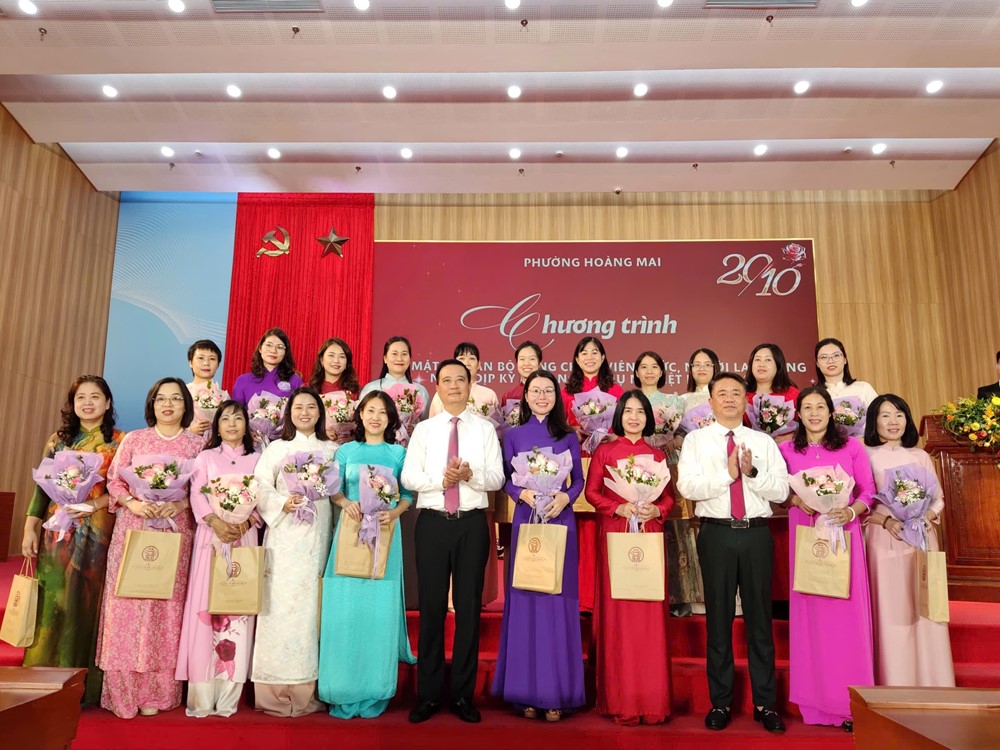Hoàng Mai gặp mặt nữ cán bộ chủ chốt nhân dịp kỷ niệm 95 năm ngày Phụ nữ Việt Nam - ảnh 5