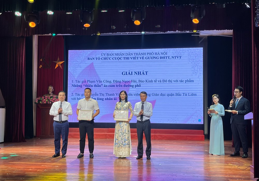 Báo Phụ nữ Thủ đô nhận Bằng khen của UBND TP và giải Ba cuộc thi gương người tốt việc tốt năm 2022 - ảnh 4