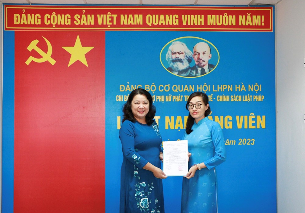 Chi bộ Ban Hỗ trợ phụ nữ phát triển kinh tế - Chính sách luật pháp kết nạp Đảng viên mới - ảnh 1