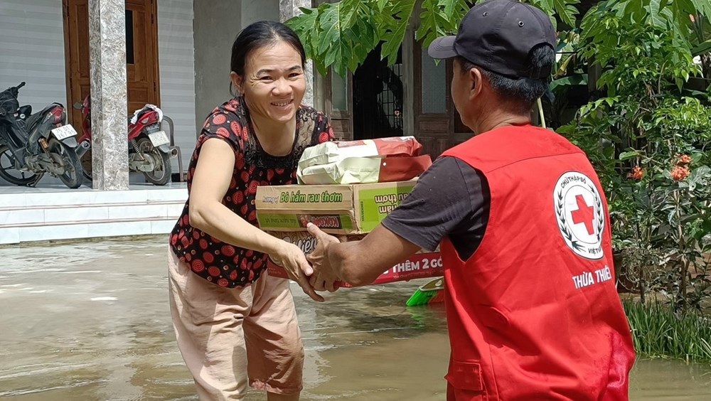 Hỗ trợ người dân bị ảnh hưởng do mưa lũ tại tỉnh Thừa Thiên Huế - ảnh 2