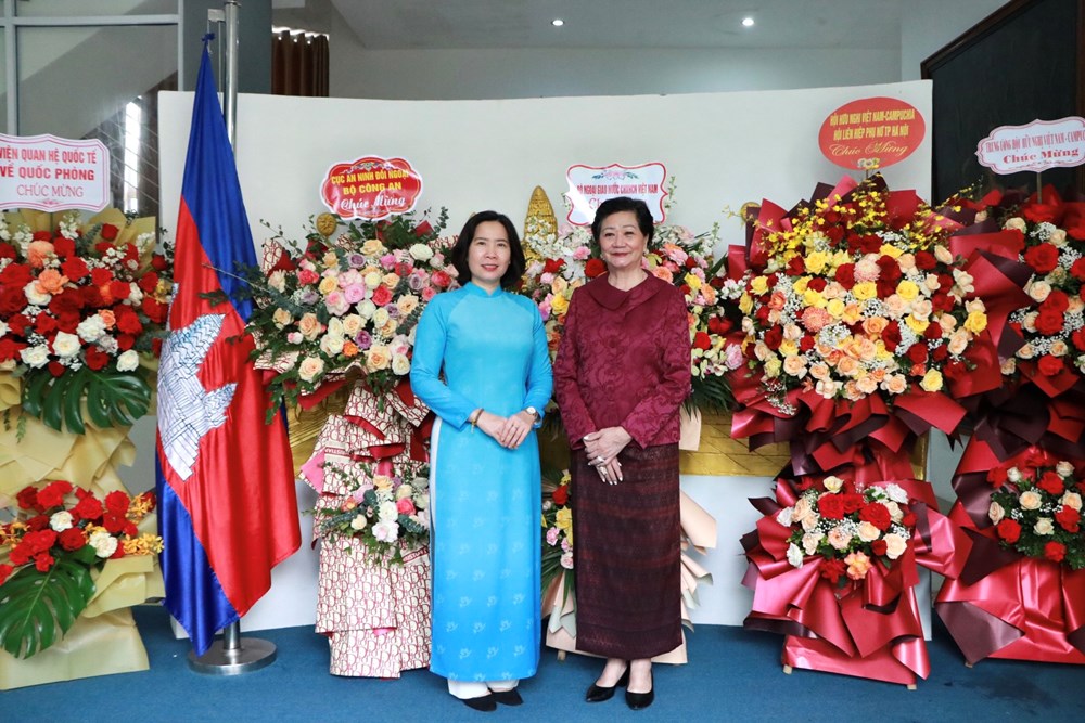 Hội Hữu nghị Việt Nam-Campuchia TP Hà Nội: Thăm, chúc Tết cổ truyền Campuchia - ảnh 5