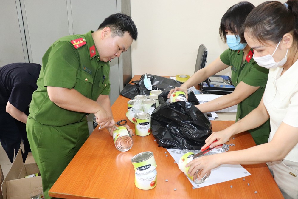 Hà Nội: Triệt phá đường dây vận chuyển trái phép 179 kg ma túy tổng hợp từ Đức về Việt Nam - ảnh 1
