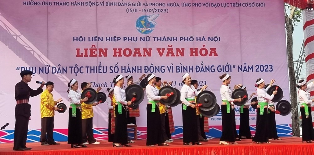 Tập trung giải quyết có hiệu quả một số vấn đề cấp thiết của phụ nữ và trẻ em vùng ĐBDTTS và miền núi của Hà Nội - ảnh 2