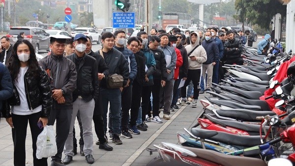 Quá tải cấp đổi giấy phép lái xe: Đừng đổi theo “phong trào“ - ảnh 1