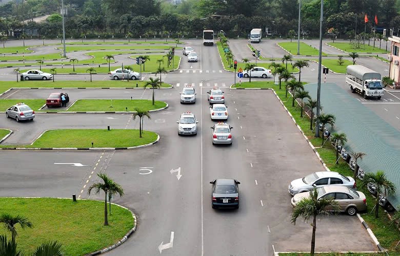 Điểm mới về sát hạch lái xe: Trượt lý thuyết vẫn được thi thực hành - ảnh 2