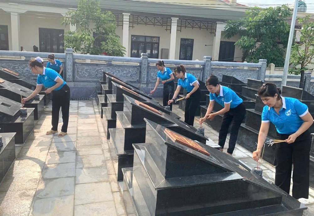 Xã Mê Linh: Ra quân hưởng ứng “Ngày cuối tuần xanh” tri ân các anh hùng, liệt sĩ - ảnh 2