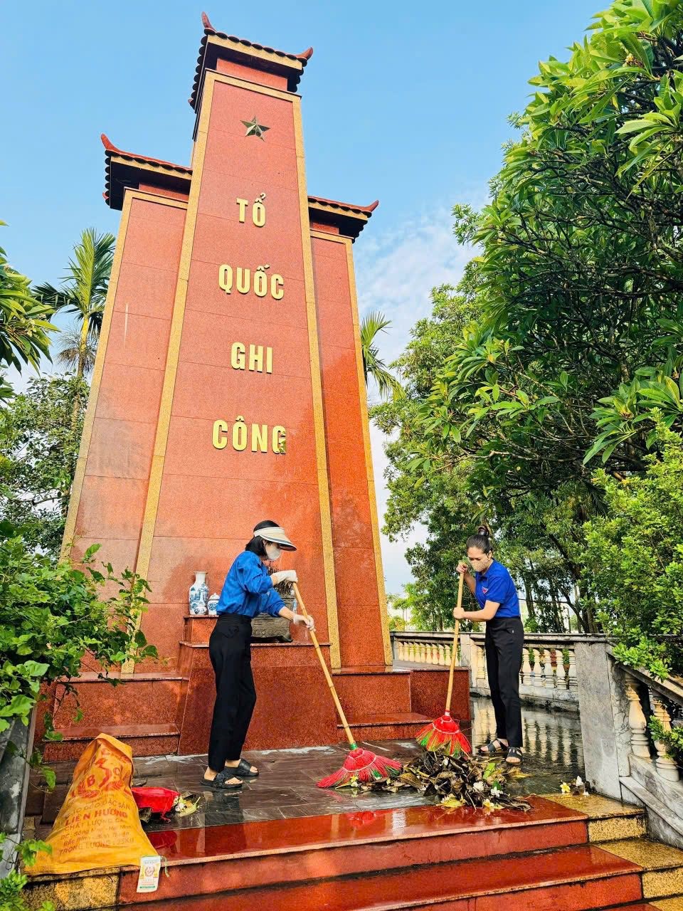 Xã Quang Minh phát động tổng vệ sinh môi trường - ảnh 5