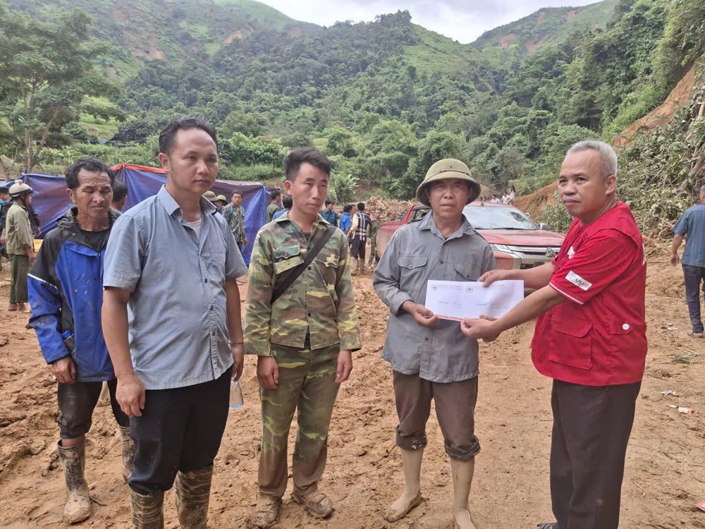 Cứu trợ khẩn cấp người dân bị ảnh hưởng bởi lũ ống, lũ quét tại Điện Biên và Sơn La - ảnh 1