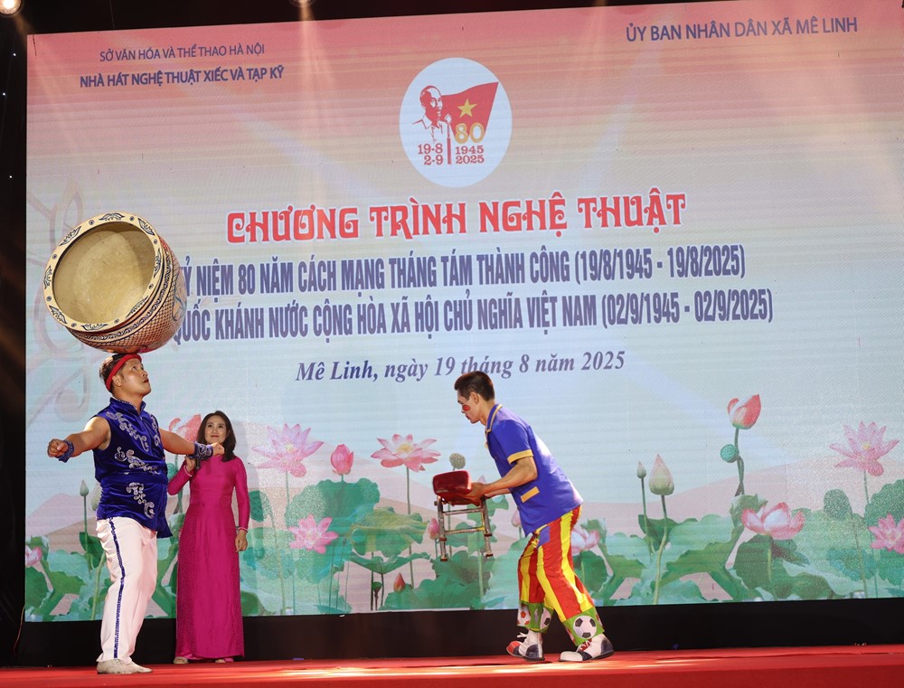 Xã Mê Linh tổ chức Chương trình nghệ thuật chào mừng kỷ niệm 80 năm Cách mạng Tháng Tám thành công và Quốc khánh 2/9 - ảnh 4
