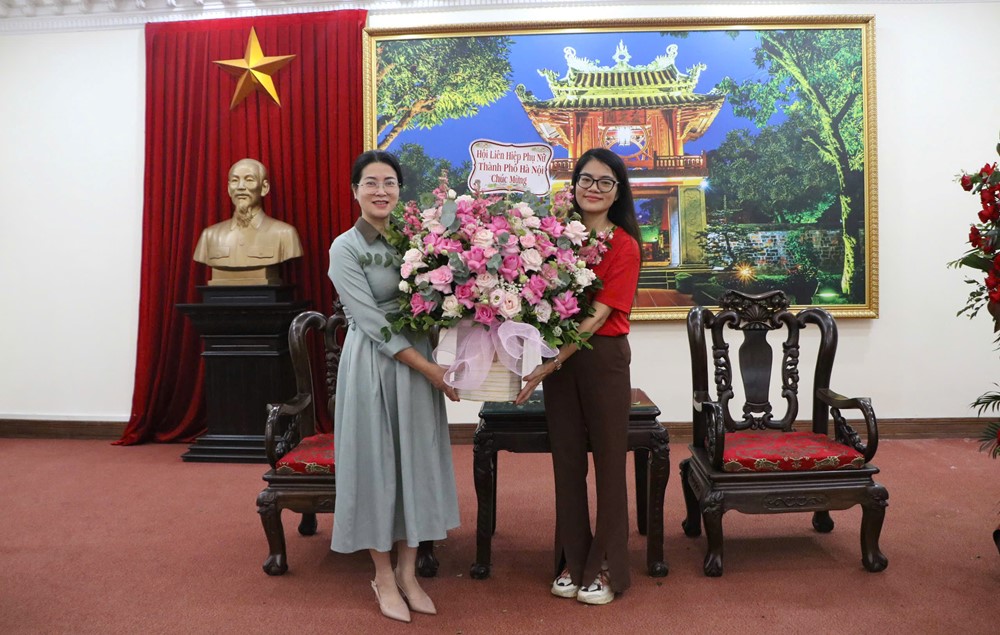 Chúc mừng Sở Tư pháp, Sở Văn hoá và Thể thao Hà Nội nhân kỷ niệm 80 năm ngày truyền thống  - ảnh 2