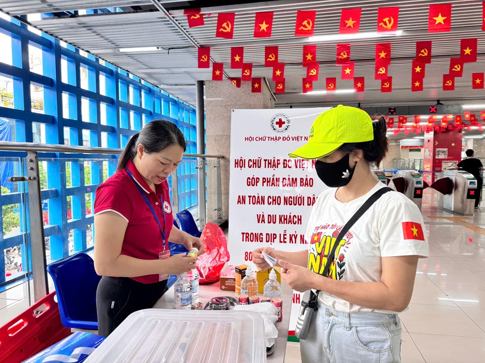 Hội Chữ thập đỏ Việt Nam triển khai điểm sơ cấp cứu tại các ga đường sắt phục vụ Đại lễ  - ảnh 3