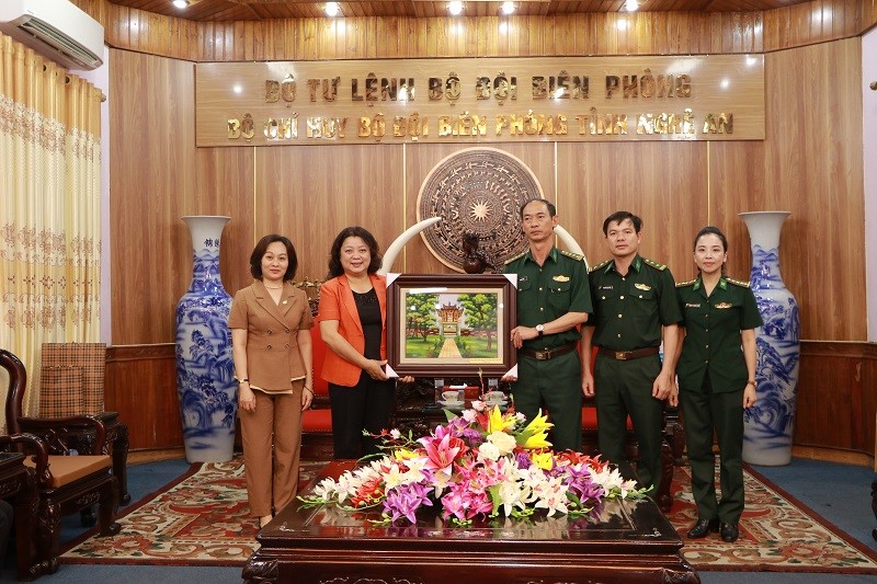 Phụ nữ Hà Nội đồng hành cùng phụ nữ biên cương Nghệ An - ảnh 8