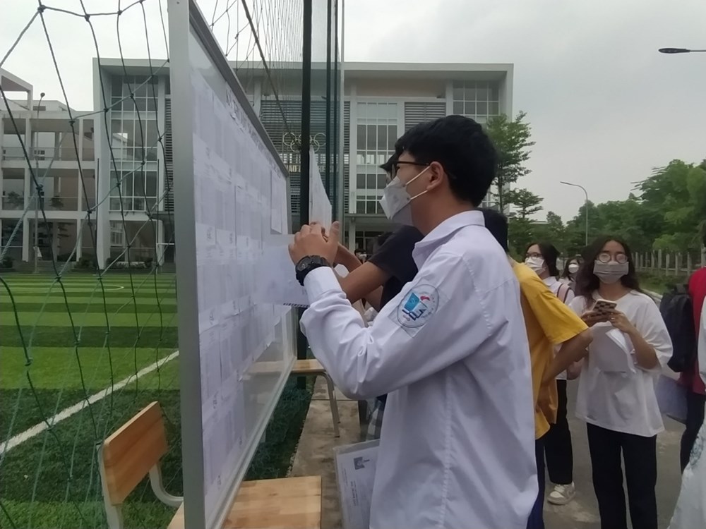 Gần 98.000 thí sinh Hà Nội làm thủ tục dự thi tốt nghiệp THPT  - ảnh 1
