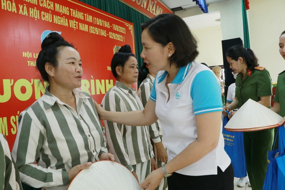 Hội LHPN Hà Nội: Truyền thông kiến thức, khám sức khỏe cho gần 600 nữ phạm nhân - ảnh 3