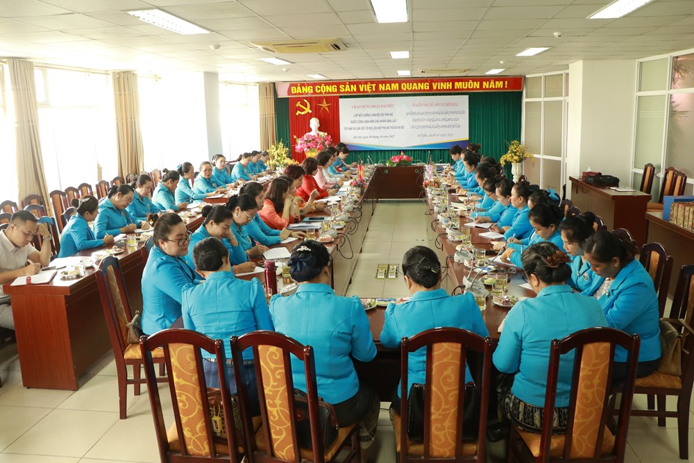 Chia sẻ kinh nghiệm với đoàn đại biểu lớp bồi dưỡng cán bộ Hội LHPN  Lào - ảnh 4