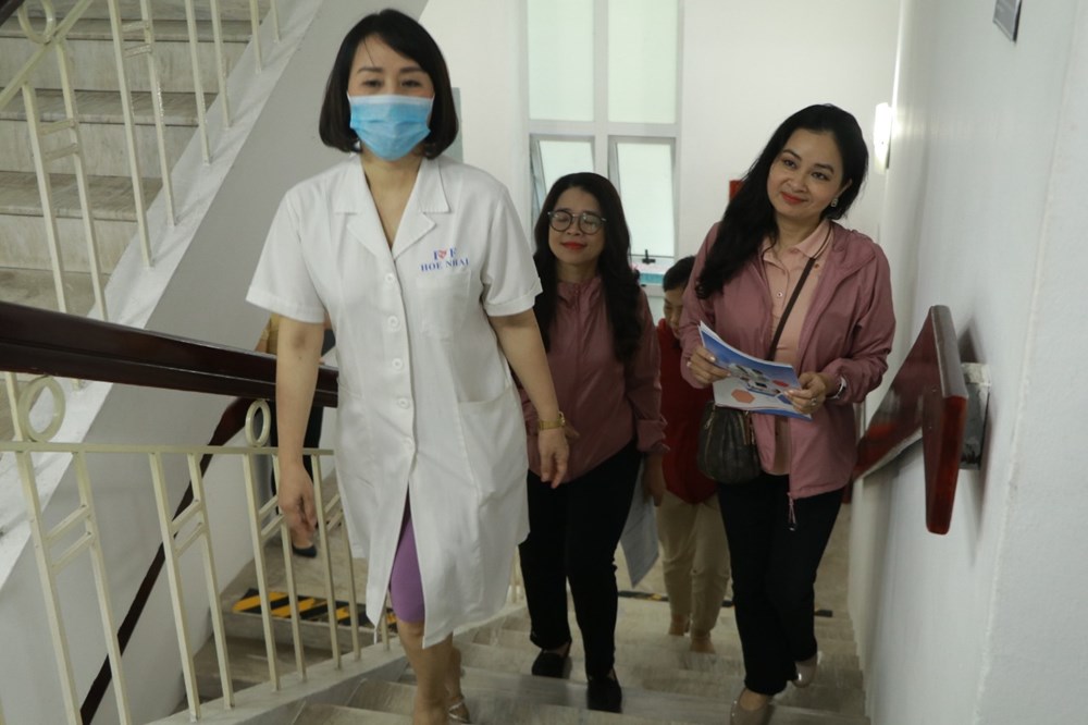 200 nữ cán bộ Hội, nữ lãnh đạo chủ chốt ngành Giáo dục quận Ba Đình được chăm sóc sức khỏe miễn phí - ảnh 4