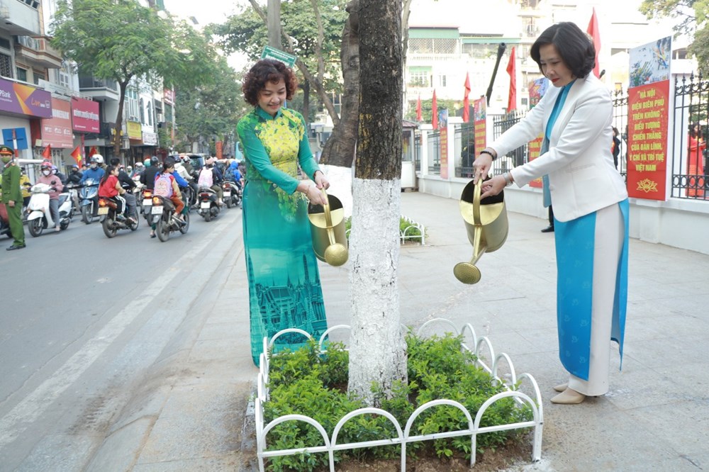 Gắn biển công trình kỷ niệm 50 năm chiến thắng “Hà Nội – Điện Biên Phủ trên không” - ảnh 6