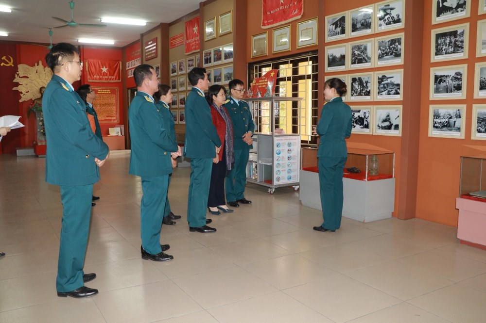 Hội LHPN Hà Nội: Chuyến công tác đầu tiên trong năm 2023 là tới với cán bộ, chiến sĩ Sư đoàn Phòng không 361  - ảnh 8