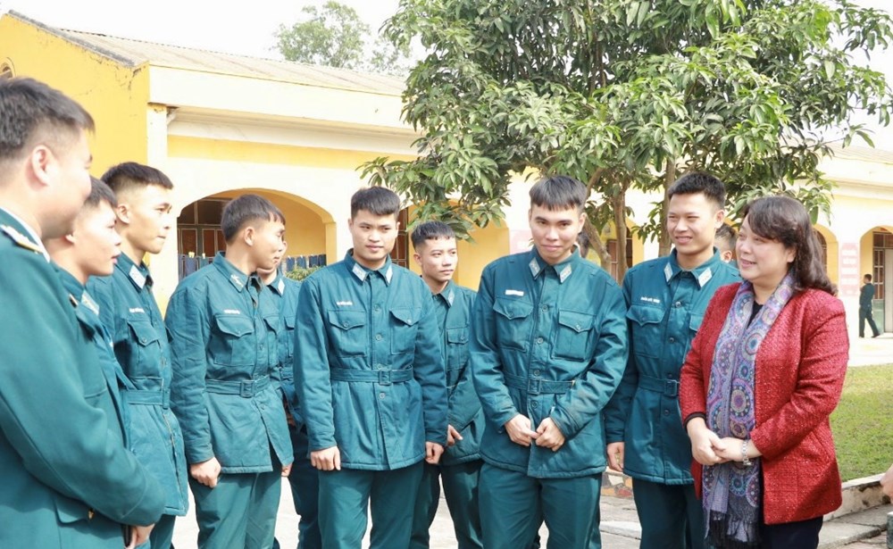 Hội LHPN Hà Nội: Chuyến công tác đầu tiên trong năm 2023 là tới với cán bộ, chiến sĩ Sư đoàn Phòng không 361  - ảnh 5