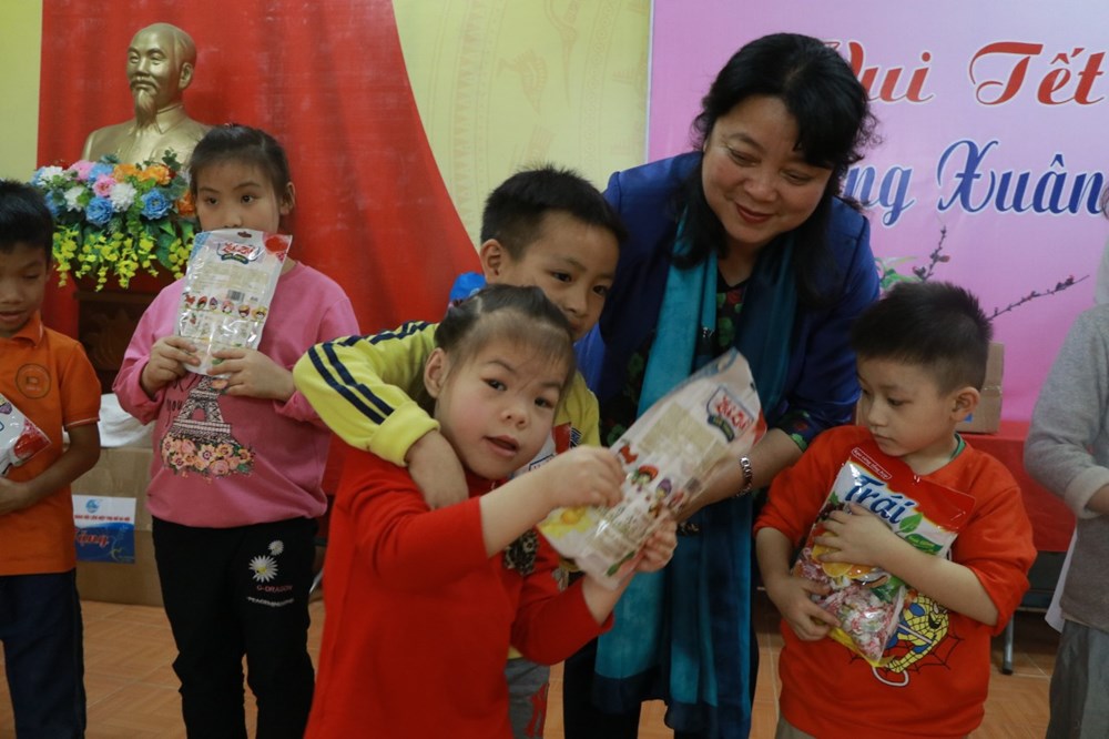 Sum vầy đón Tết cùng phụ nữ, trẻ em công giáo huyện Thạch Thất - ảnh 3