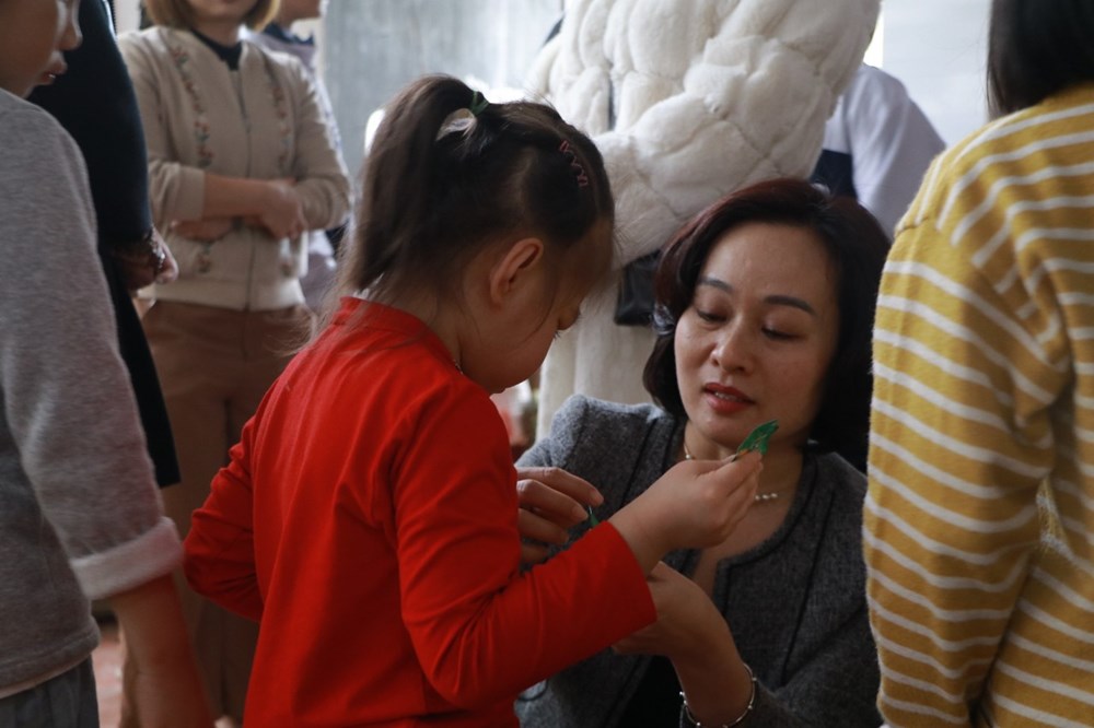 Sum vầy đón Tết cùng phụ nữ, trẻ em công giáo huyện Thạch Thất - ảnh 4