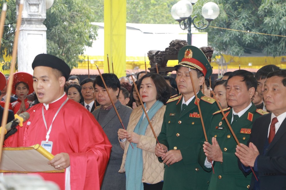 Quyền Chủ tịch nước Võ Thị Ánh Xuân dự Khai hội đền Hai Bà Trưng  - ảnh 5