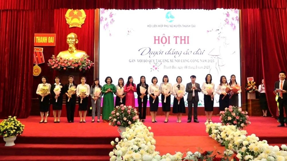 Phụ nữ Thanh Oai tự tin tỏa sáng trong Hội thi Duyên dáng áo dài - ảnh 2