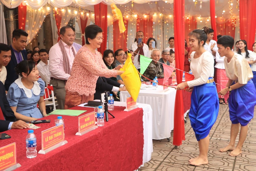 Chúc Tết và tham dự Lễ hội Chol Chnam Thmay tại trường Hữu nghị T80 - ảnh 2
