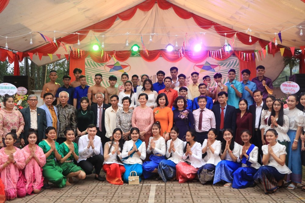 Chúc Tết và tham dự Lễ hội Chol Chnam Thmay tại trường Hữu nghị T80 - ảnh 1